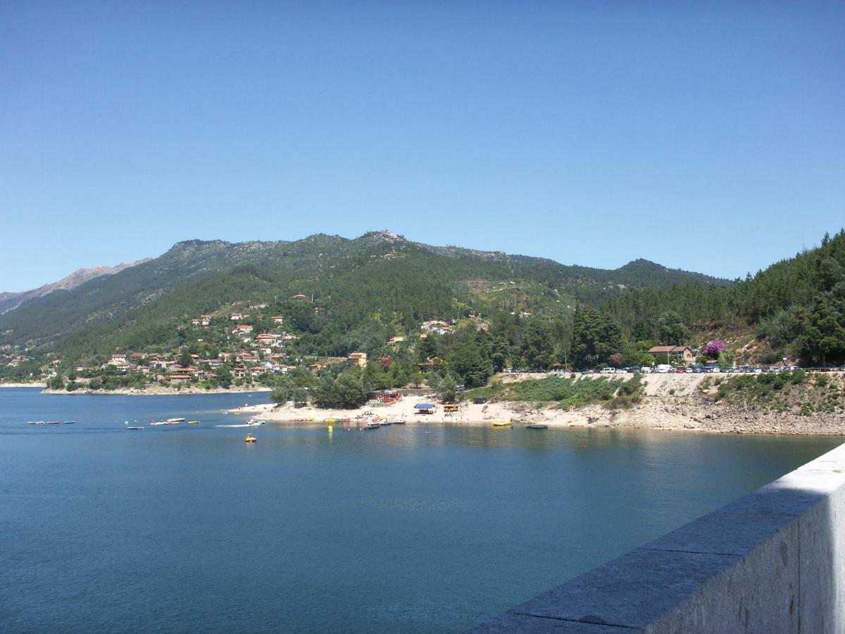 Casa de Casarelhos - T2 - Lareira com recuperador de calor para aquecimento - Vistas rio - Gerês Vila Exterior foto