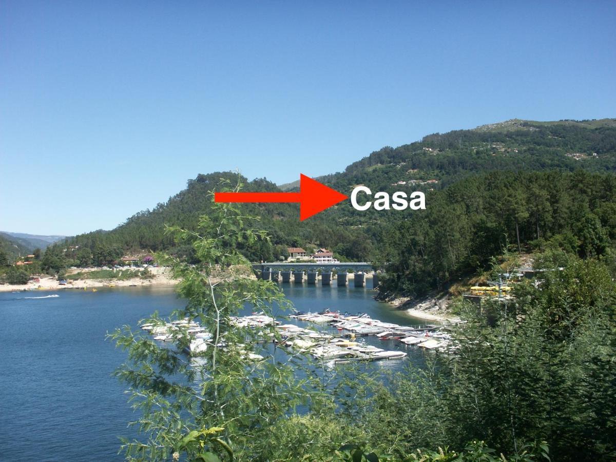 Casa de Casarelhos - T2 - Lareira com recuperador de calor para aquecimento - Vistas rio - Gerês Vila Exterior foto