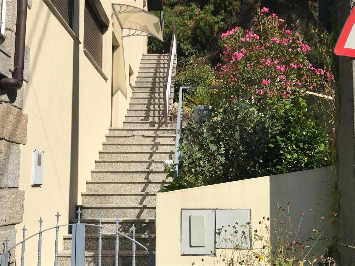 Casa de Casarelhos - T2 - Lareira com recuperador de calor para aquecimento - Vistas rio - Gerês Vila Exterior foto