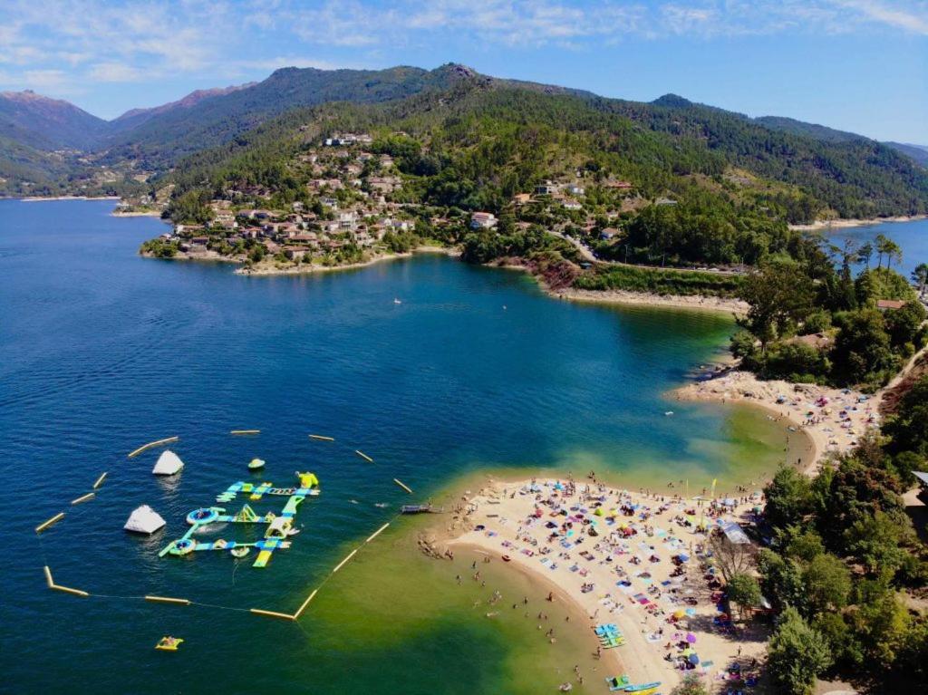 Casa de Casarelhos - T2 - Lareira com recuperador de calor para aquecimento - Vistas rio - Gerês Vila Exterior foto