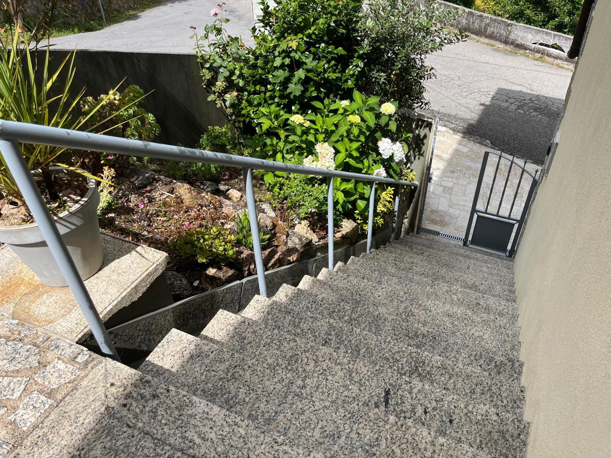 Casa de Casarelhos - T2 - Lareira com recuperador de calor para aquecimento - Vistas rio - Gerês Vila Exterior foto