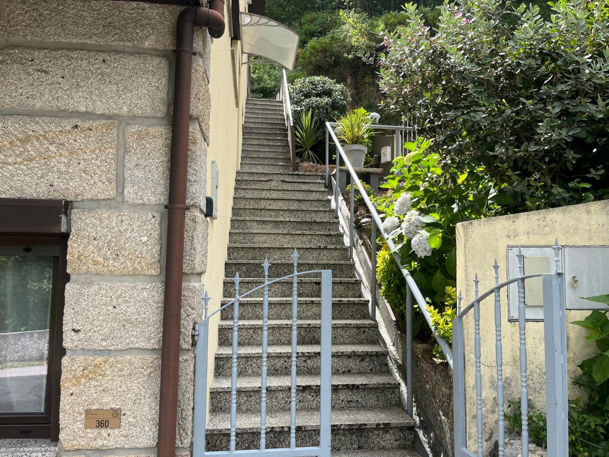 Casa de Casarelhos - T2 - Lareira com recuperador de calor para aquecimento - Vistas rio - Gerês Vila Exterior foto