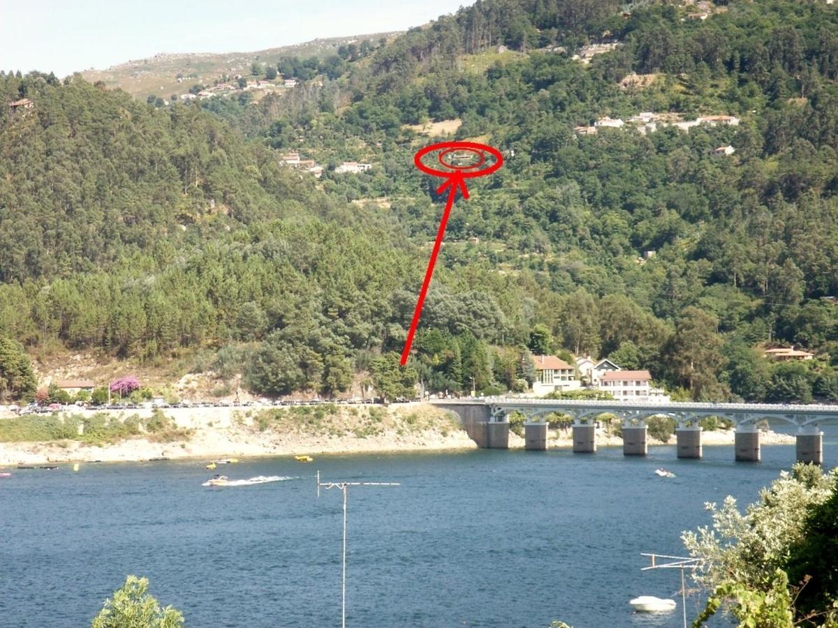 Casa de Casarelhos - T2 - Lareira com recuperador de calor para aquecimento - Vistas rio - Gerês Vila Exterior foto