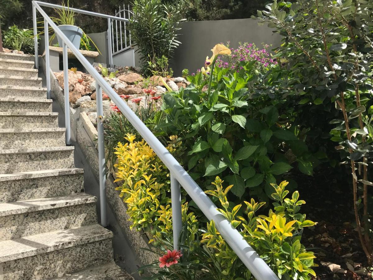 Casa de Casarelhos - T2 - Lareira com recuperador de calor para aquecimento - Vistas rio - Gerês Vila Exterior foto